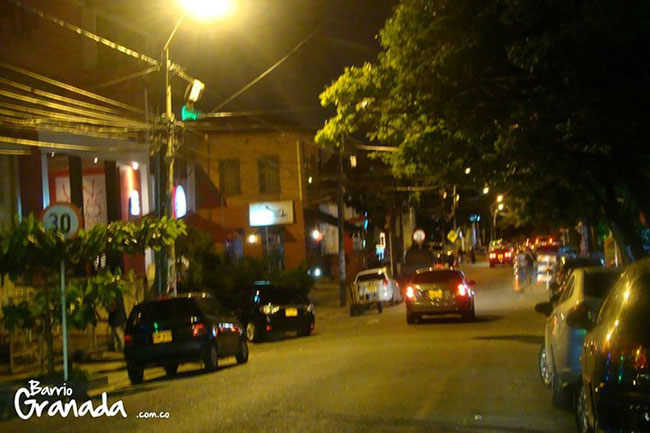 Barrio Granada Cali en la noche