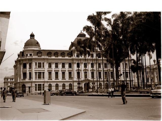Palacio Nacional Parque de Caicedo
