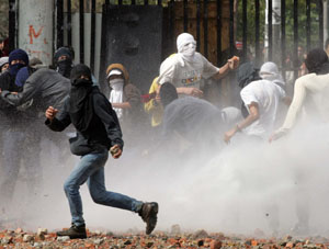 Protestas encapuchados