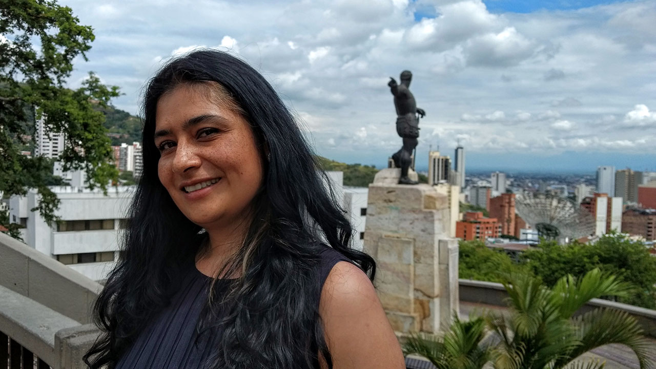 Fotografía Ángela Useche Márquez Directora Red Concepto de Modas de Acicam Al Oído de Sebastián