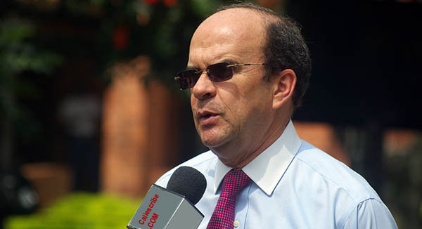 roberto-arango-IMGP8371-ppal