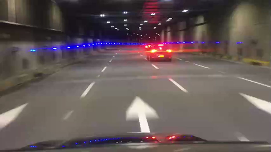 Los piques en el Tunel de la Avenida Colombia, que casi causa muertos esta semana.