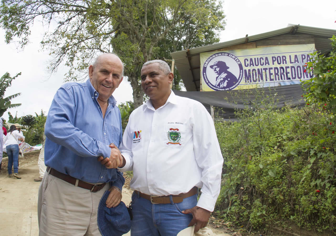 El alcalde de Cali, en la zona veredal Miranda en el Cauca.