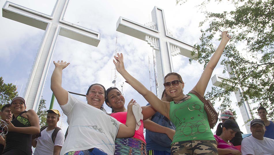 Más de 600.000 caleños asistieron a las peregrinaciones hacia los cerros tutelares