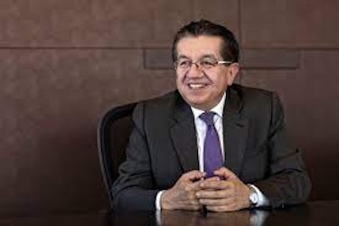 Ministro de salud Fernando Ruiz Gómez