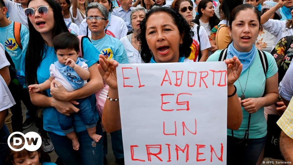 La barbarie de la Corte