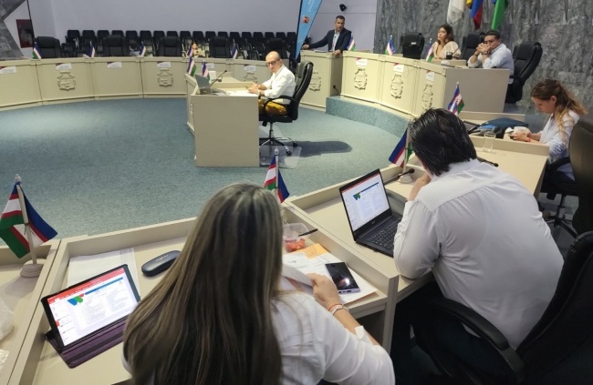 Actualizar el estatuto tributario con el fin  de aumentar el recaudo de los impuestos,  tasas y contribuciones, plusvalía y  contratación de obra pública