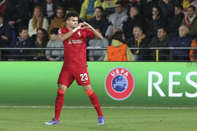 Luis Díaz continúa brillando en el Liverpool