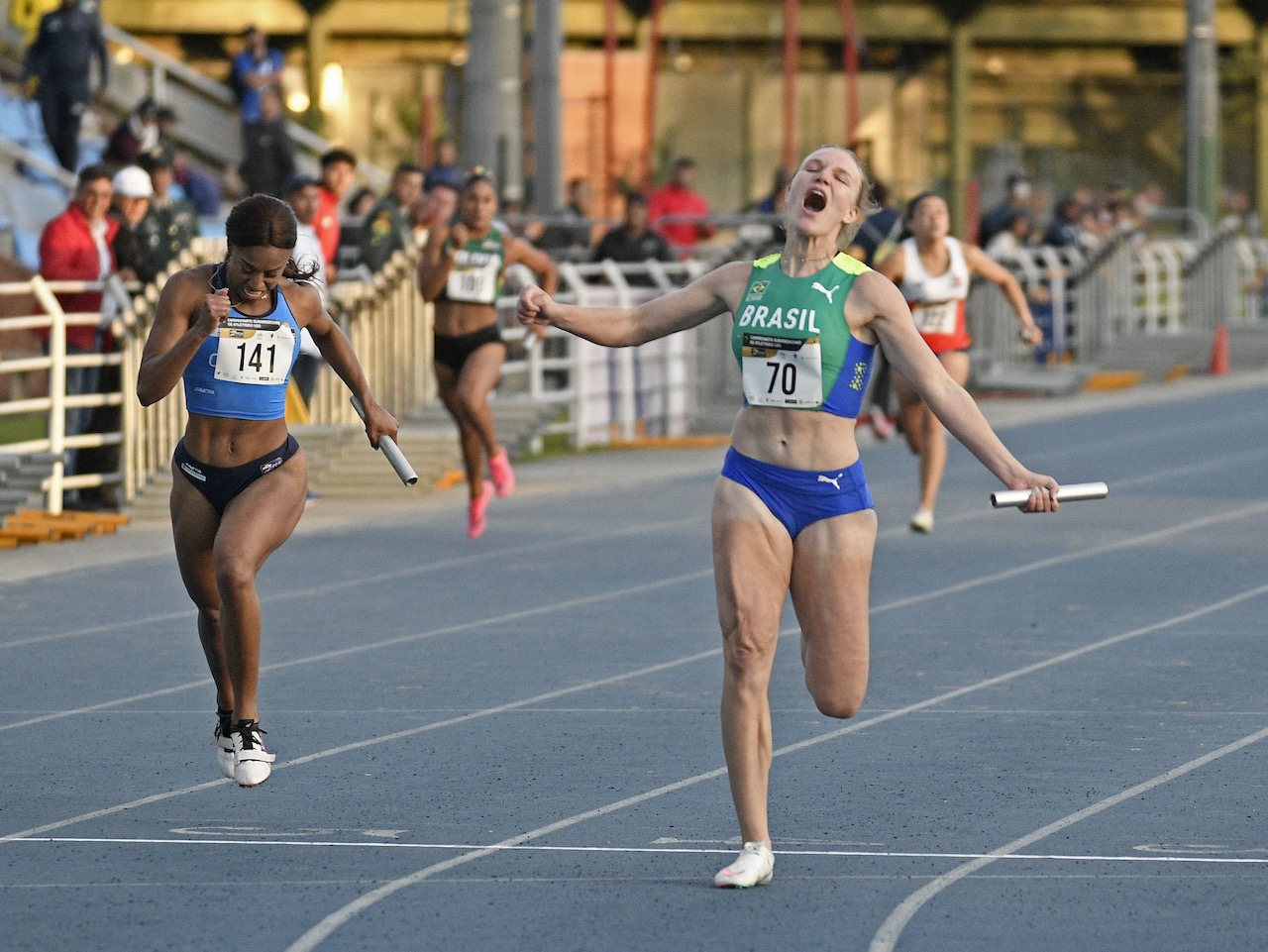 RELEVOS 4X100 FEMENINO